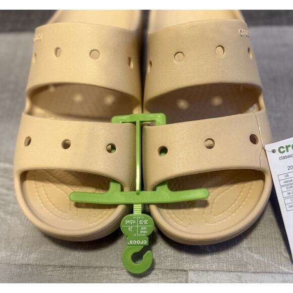NEW Crocs Classic Sandal V2 Beige Women’s Size 8 Men’s 6 Lightweight Slip-On - Picture 2 of 7